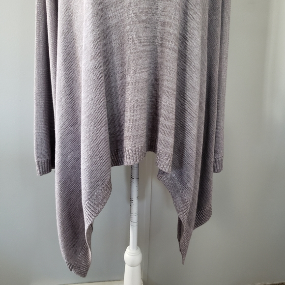 Lululemon Divinity Poncho Scarf Shawl Lunar Rock/Iced Iris - Picture 6 of 13